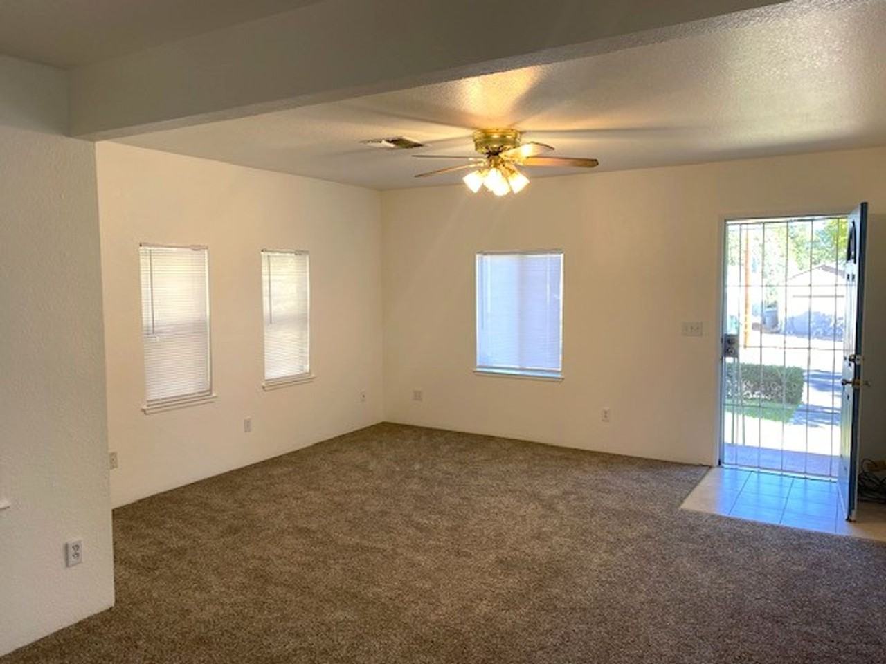 2214 Waldon St - Photo 2 of 11