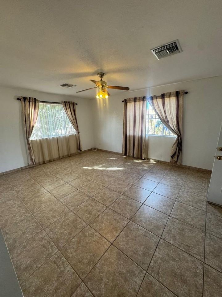 1435 E 13th St - Photo 2 of 9