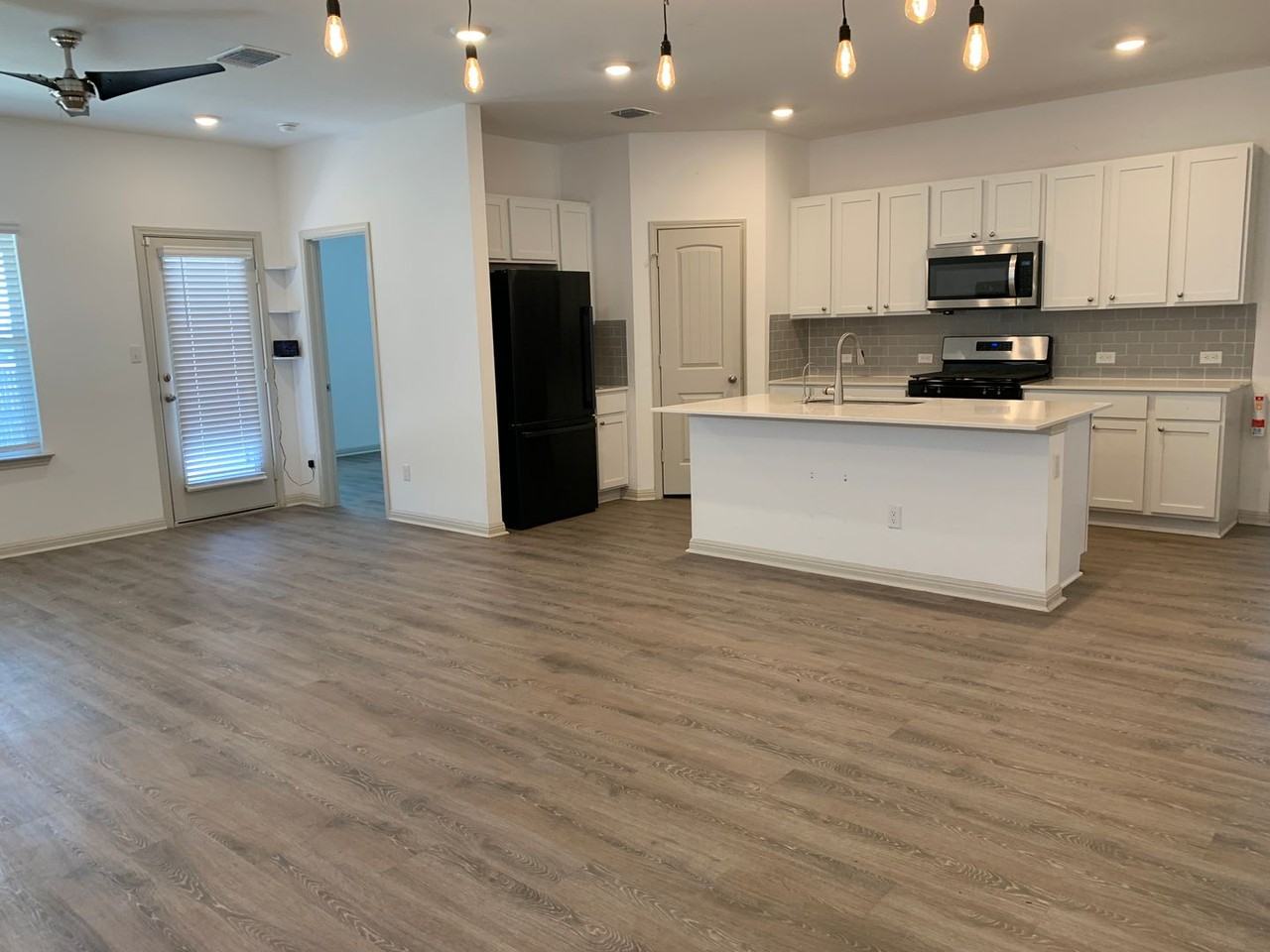 235 Sweetwater Creek Ln - Photo 2 of 8