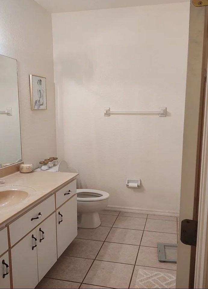 1315 Southwest 47th Terrace - Photo 4 of 50