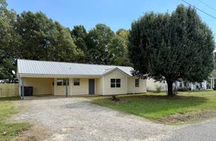 featured image of 203 N 18th 1/2 Ave