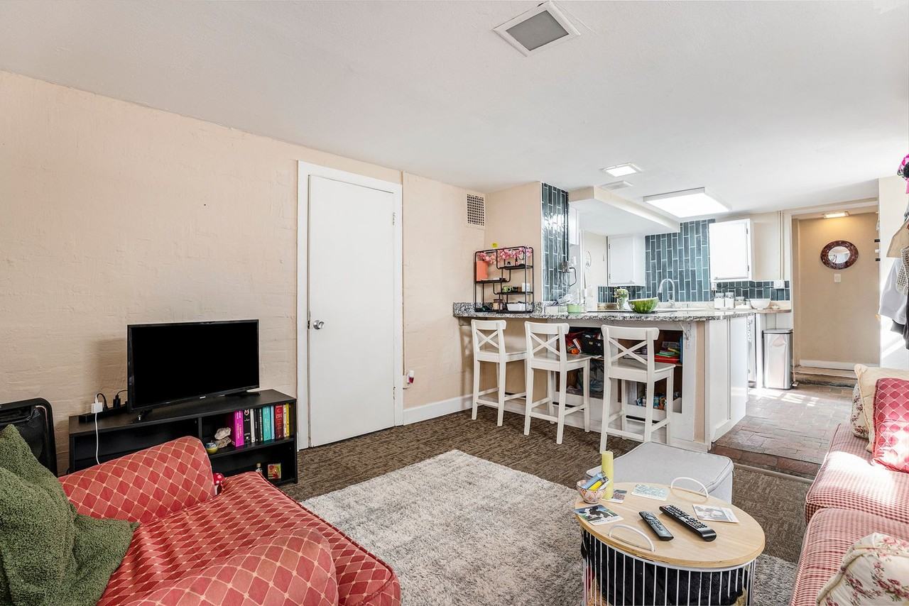 769 1/2 University Ave - Photo 7 of 14