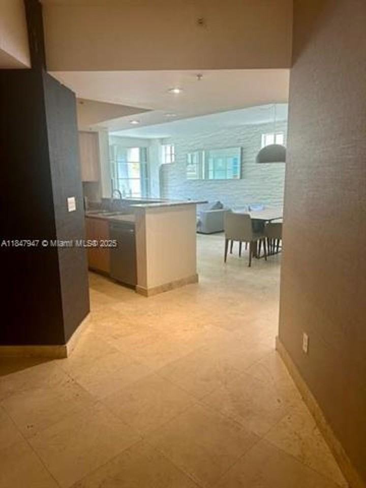 140 Meridian Ave #315 - Photo 3 of 16