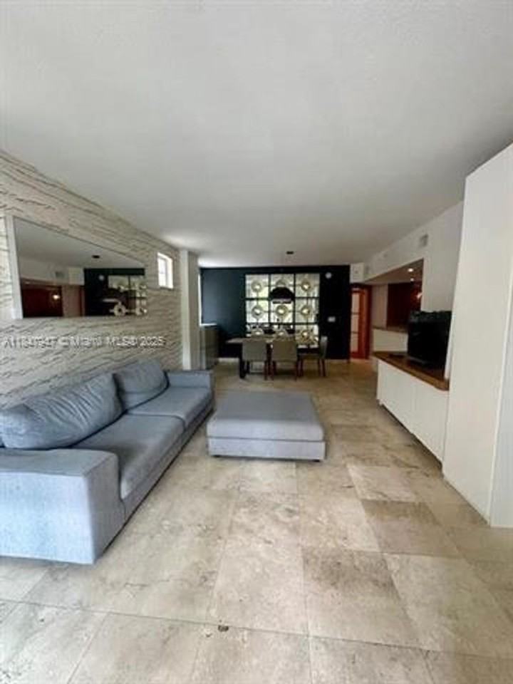 140 Meridian Ave #315 - Photo 5 of 16