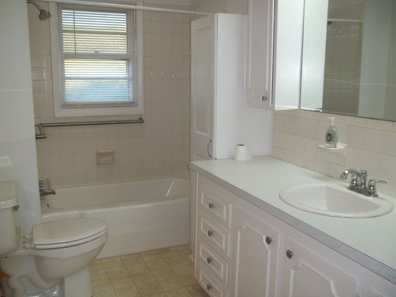 115 Armstrong Cir - Photo 3 of 14