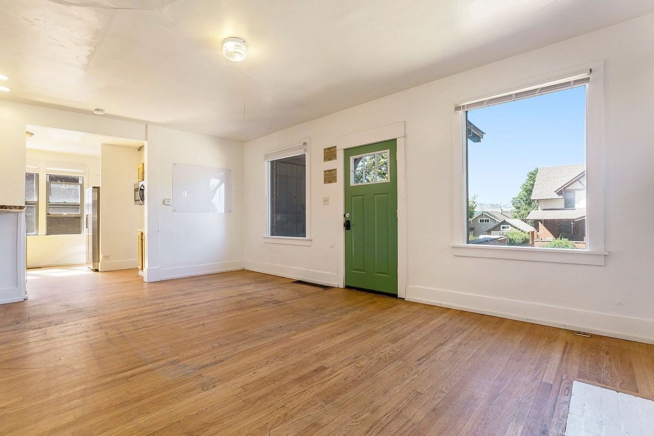 1308 Grandview Ave - Photo 5 of 17