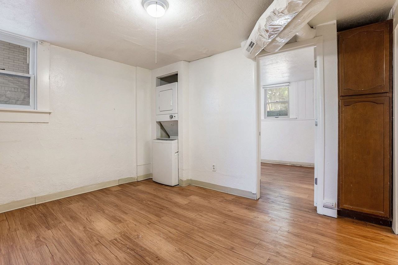 1308 Grandview Ave - Photo 7 of 17