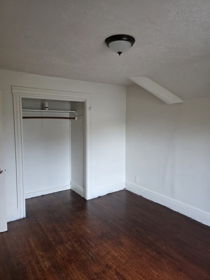 983 Portland Ave #2 - Photo 3 of 26