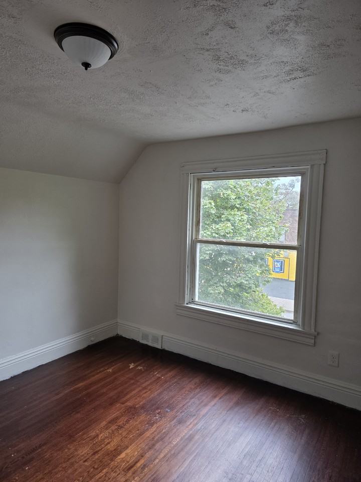 983 Portland Ave #2 - Photo 4 of 26