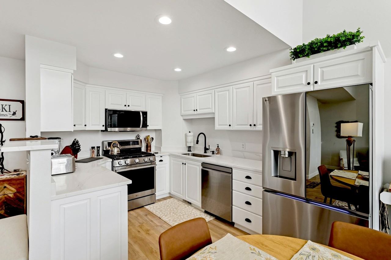 1031 W Grindelwald Ct #5 - Photo 3 of 31