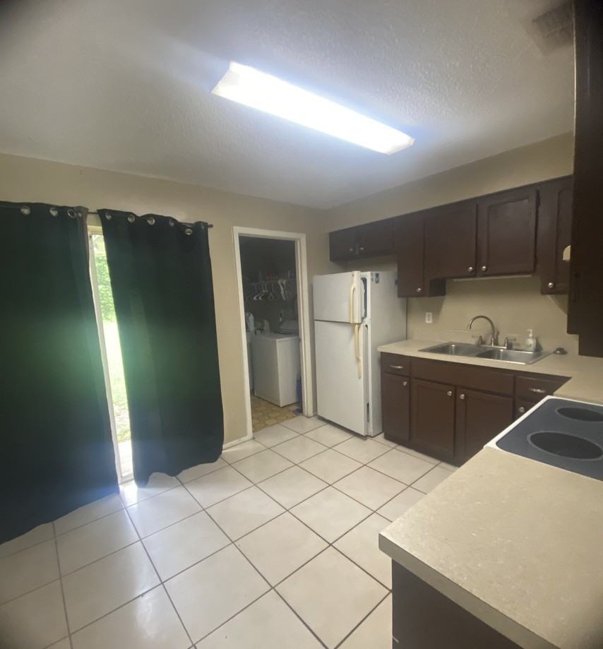 932 Beau Ct #932 - Photo 2 of 12