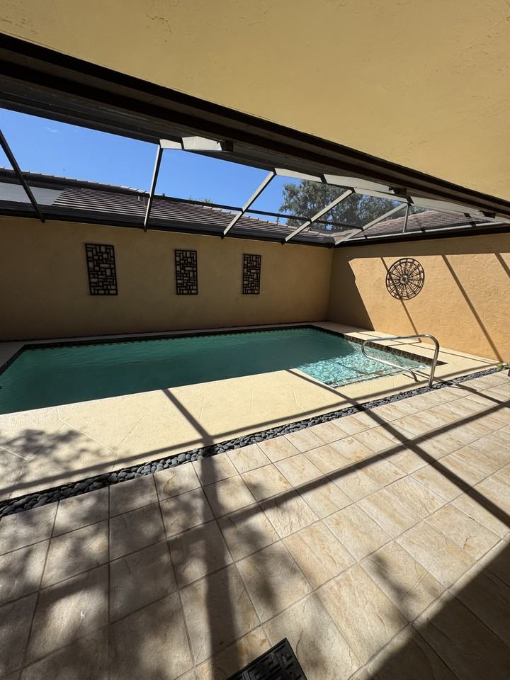 3955 Glen Oaks Manor Dr #NA - Photo 2 of 21