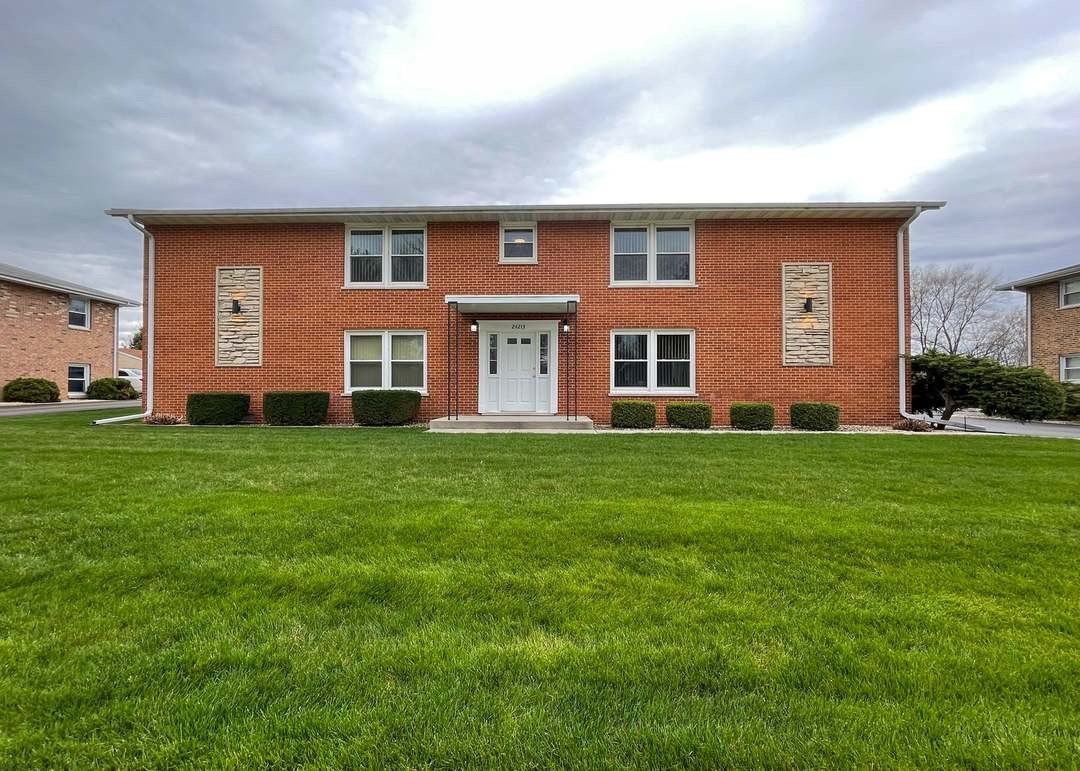 24213 W Hazelcrest Dr #202