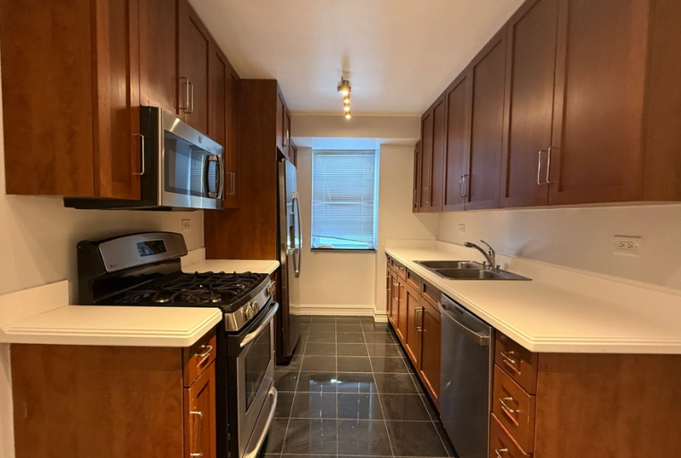 196 East 71st Street #18E - Photo 5 of 10