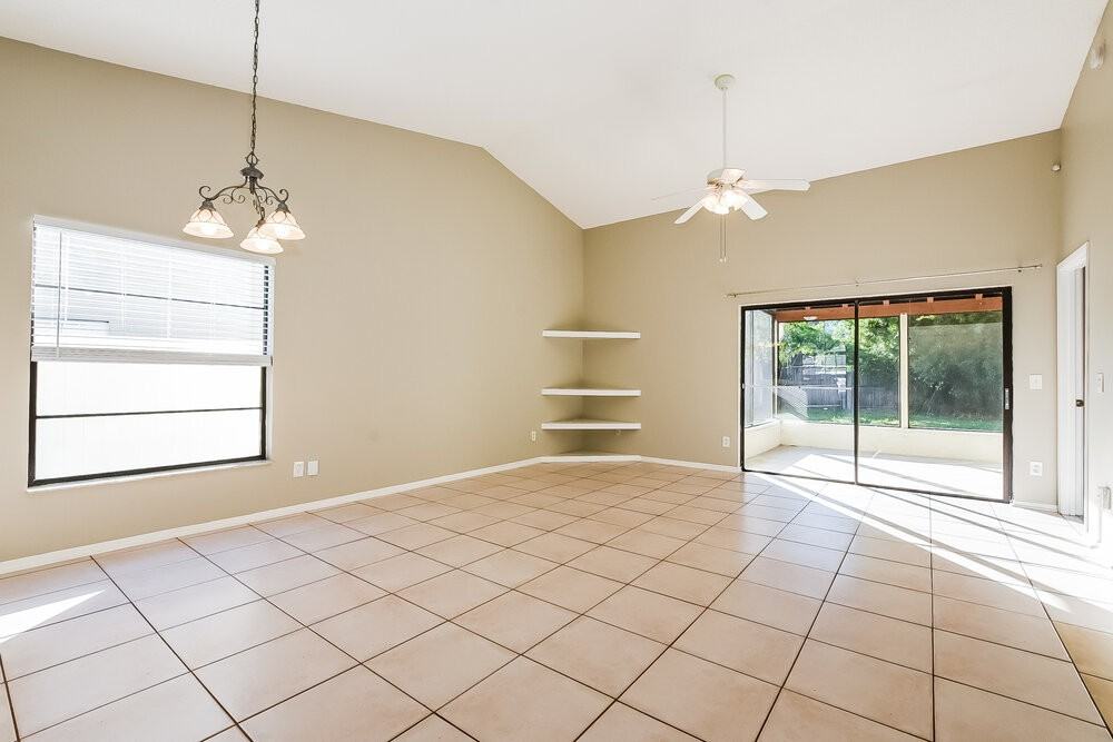 1027 Covington St - Photo 6 of 16