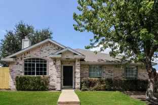 903 Crestwood Dr - Photo 1 of 1