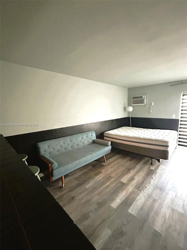 1441 Lincoln Court #217 - Photo 4 of 15