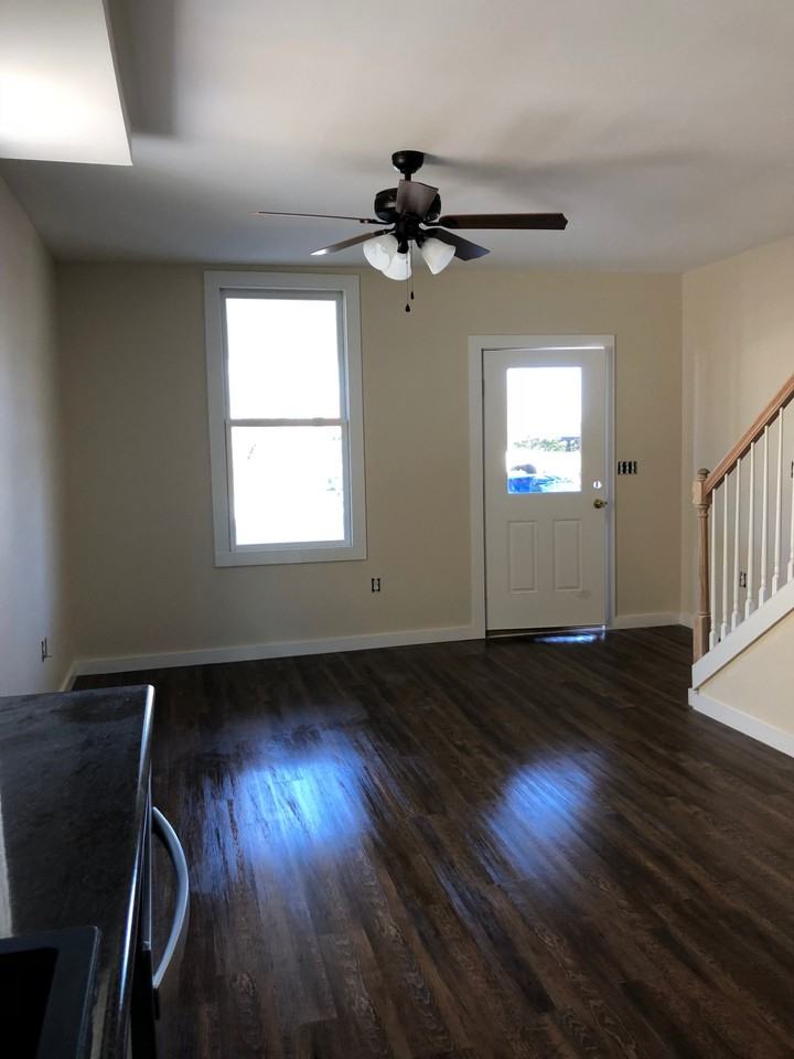 316 Catawba St - Photo 3 of 4