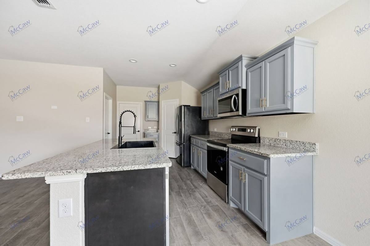 405 Houndstooth Drive - Photo 3 of 10