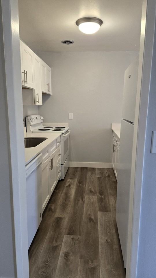 Camille Court Apartments - Photo 4 of 17