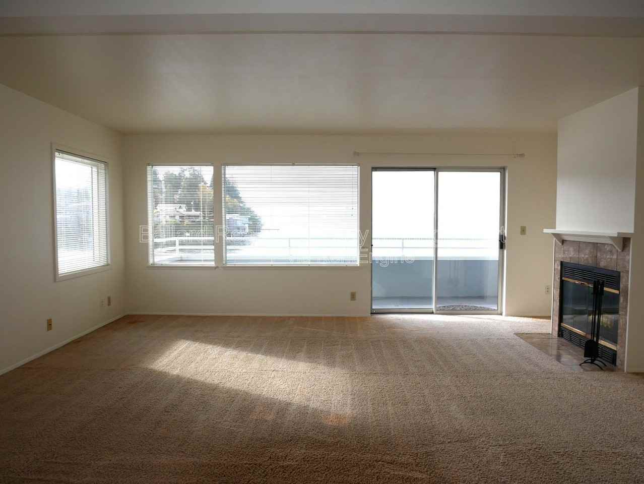 5925 Seaview Ave Nw #5 - Photo 5 of 23