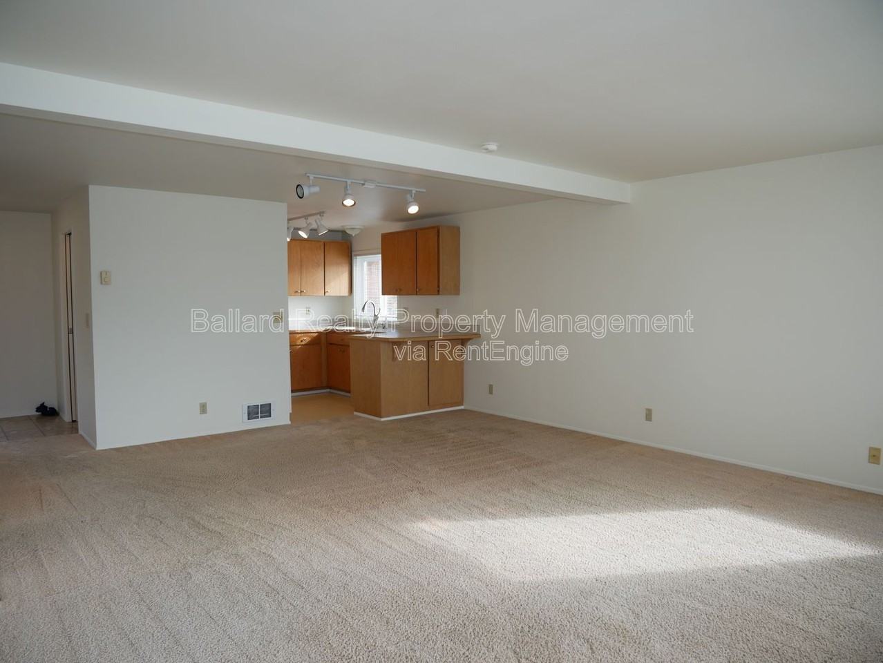 5925 Seaview Ave Nw #5 - Photo 6 of 23