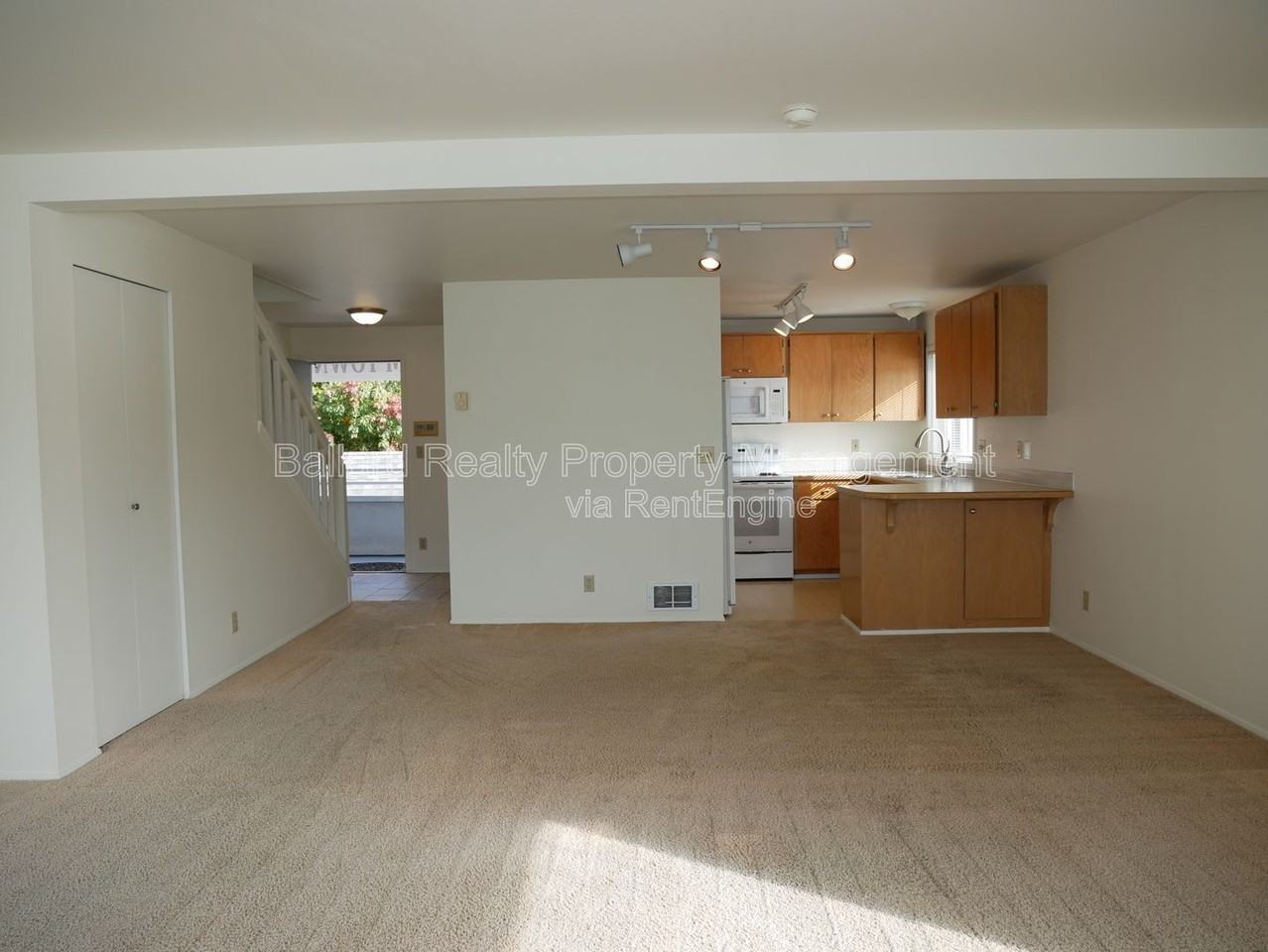 5925 Seaview Ave Nw #5 - Photo 7 of 23