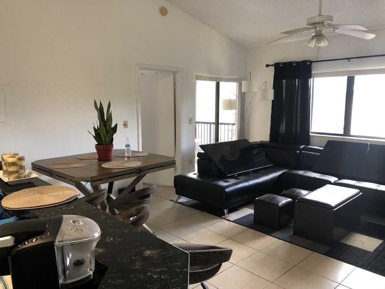 2445 Southwest 18th Terrace #9 - Photo 4 of 25