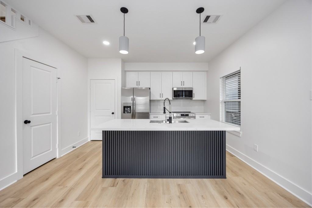 3327 Cornell St #B - Photo 6 of 24