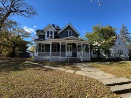 featured image of 349 6th Ave S