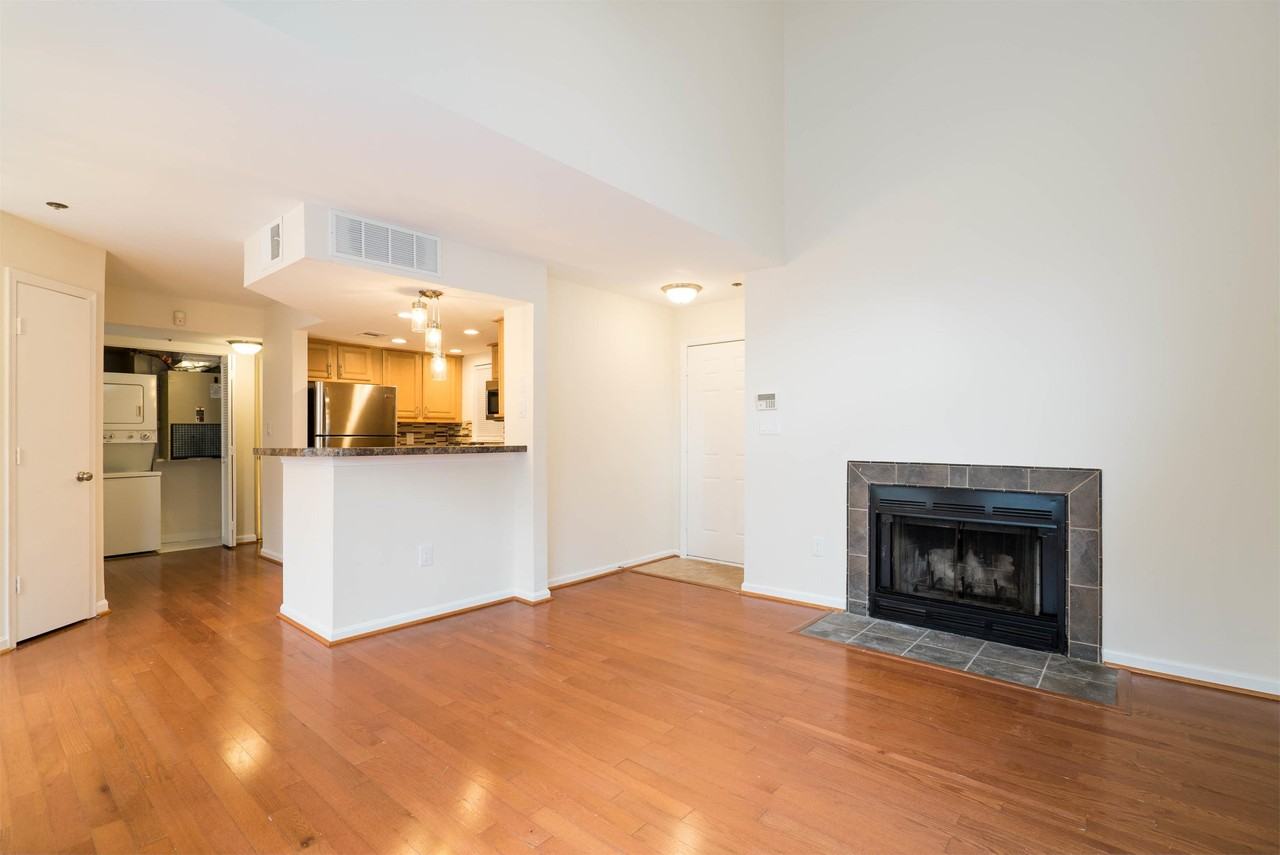 10403 Beacon Ridge Dr #1 - Photo 7 of 22