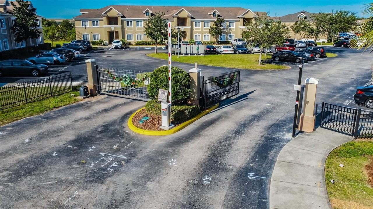 9509 Amberdale Court #101 - Photo 4 of 18