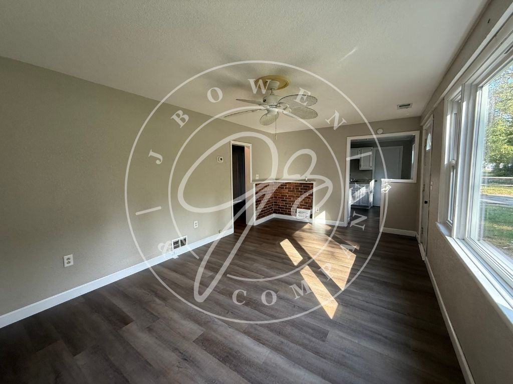 748 Weston St - Photo 2 of 11