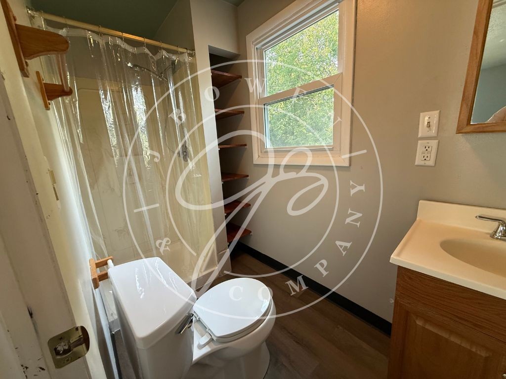 748 Weston St - Photo 7 of 11
