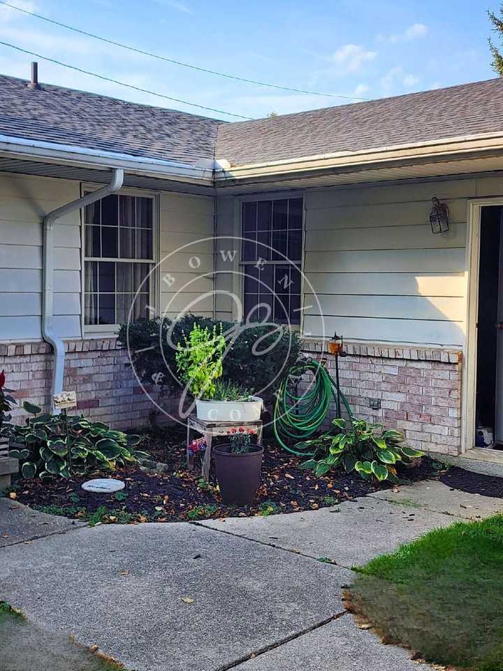 1103 Maple Ct - Photo 3 of 24