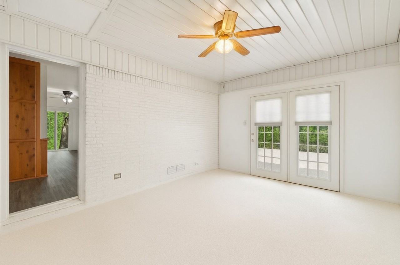 1502 Westcrest Dr - Photo 2 of 19