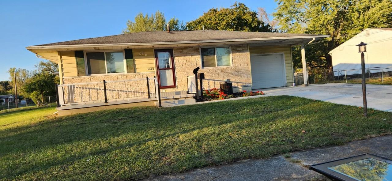 1323 Essex Dr #NA - Photo 2 of 6