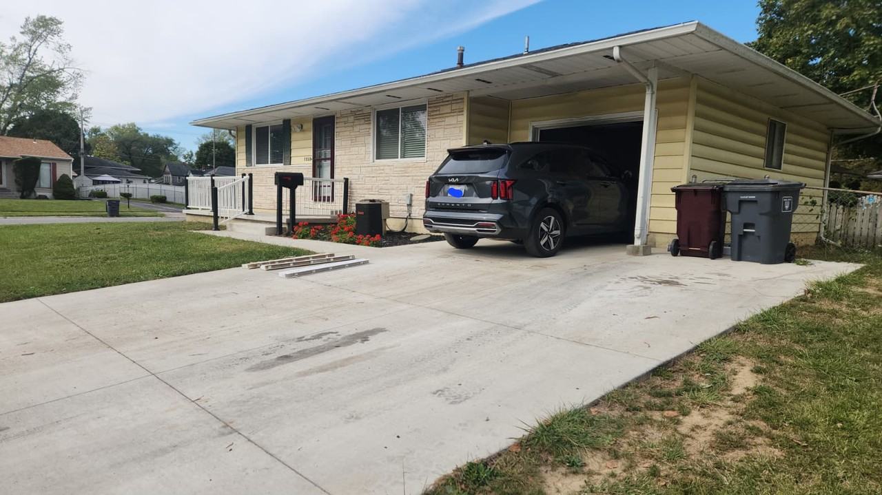 1323 Essex Dr #NA - Photo 3 of 6