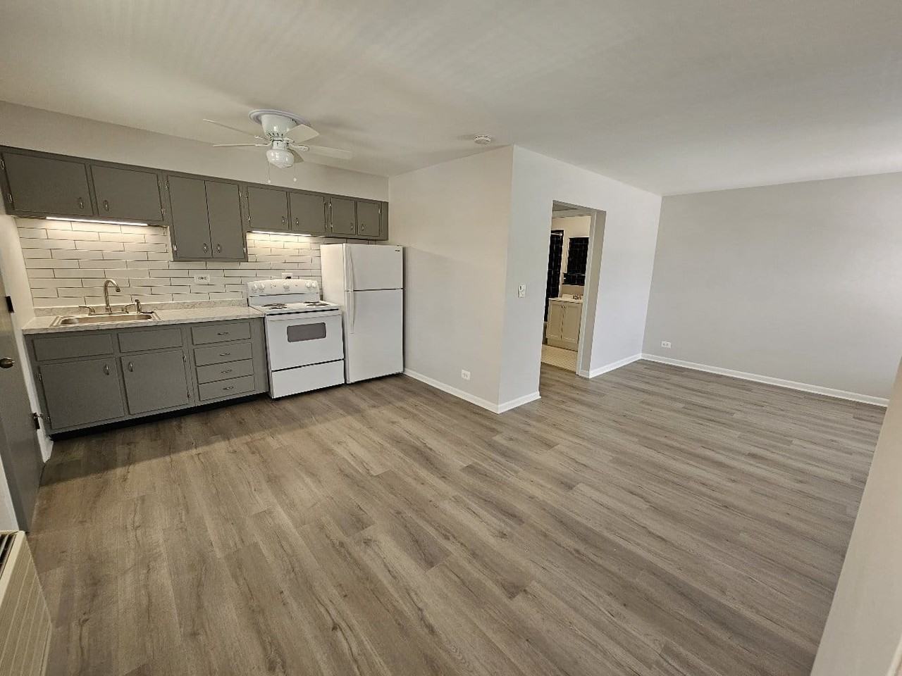 4855 Elm St #2C - Photo 5 of 6