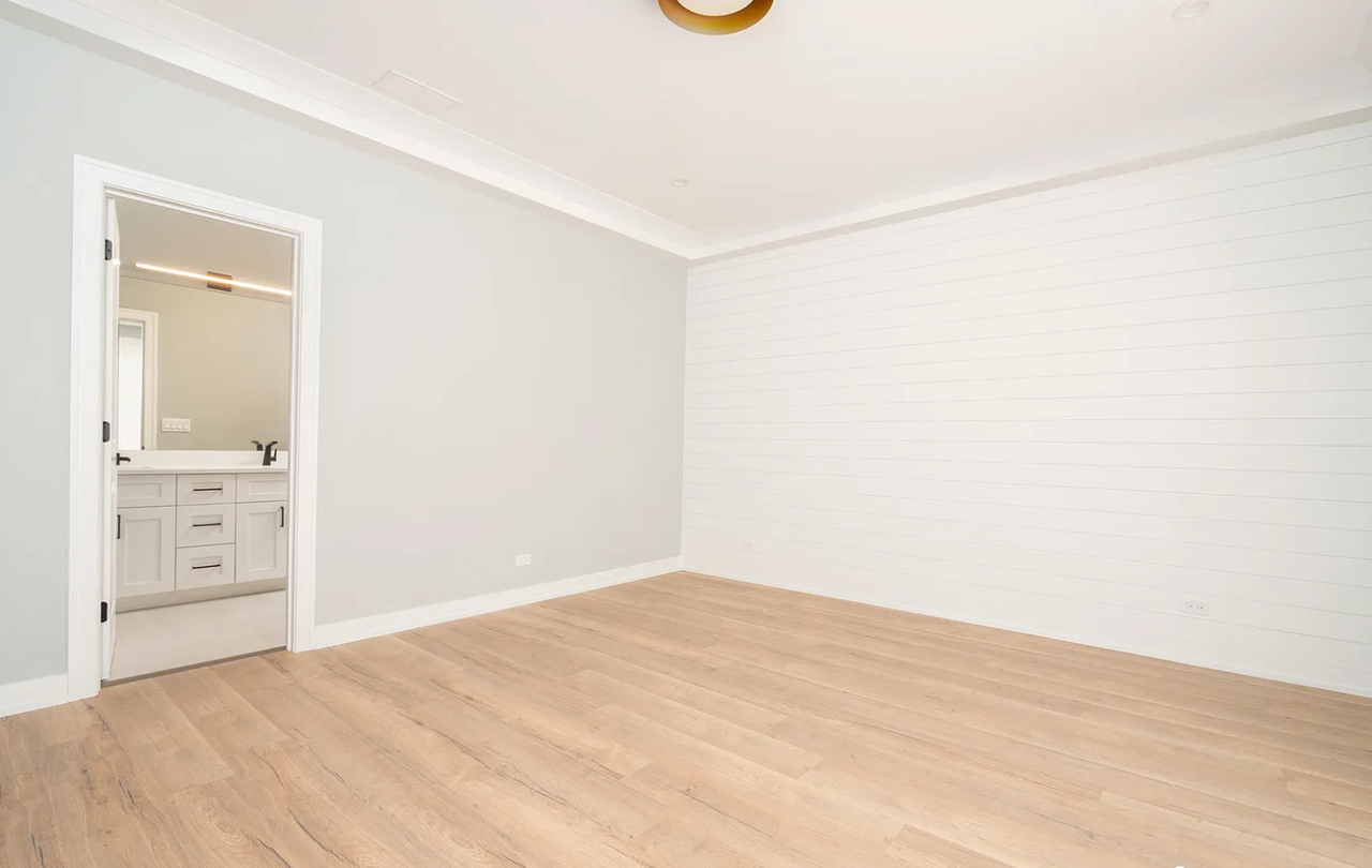 6853 W Belmont Ave #1R - Photo 4 of 24