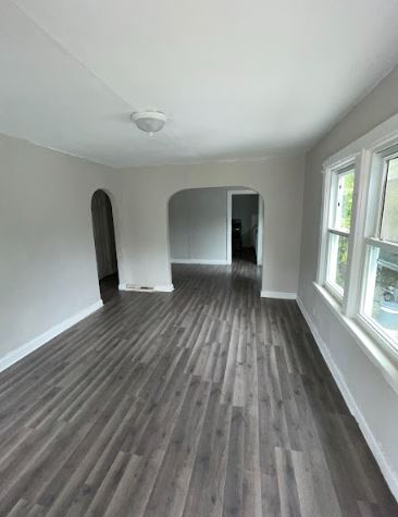 2123 Rosebud Ave - Photo 2 of 6