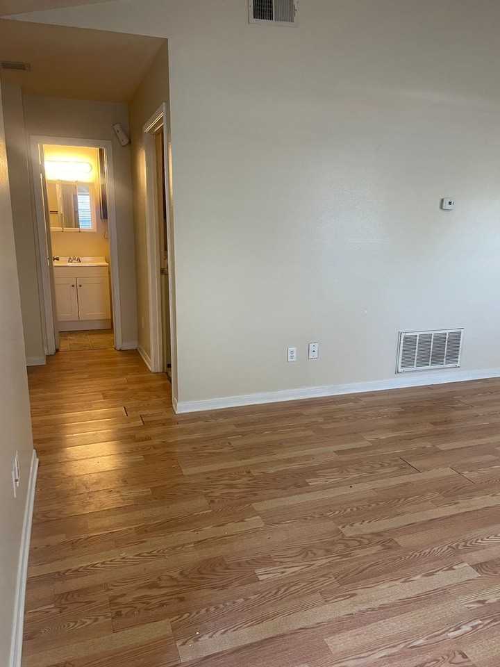 2524 Hickory Dr - Photo 3 of 19