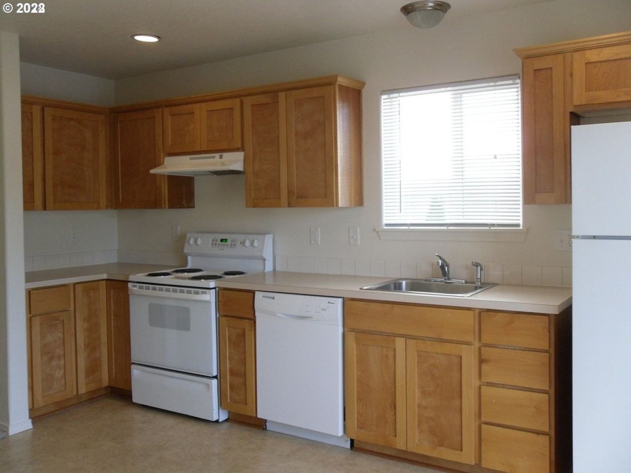 11865 Southeast Pine Street - Photo 6 of 12