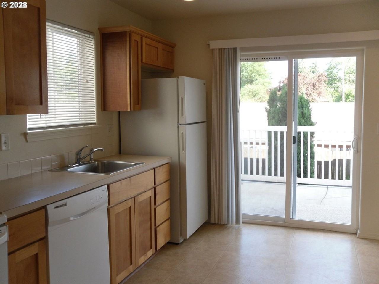 11865 Southeast Pine Street - Photo 7 of 12