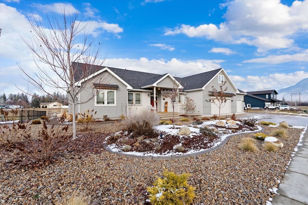 1015 Riparian Dr - Photo 2 of 38