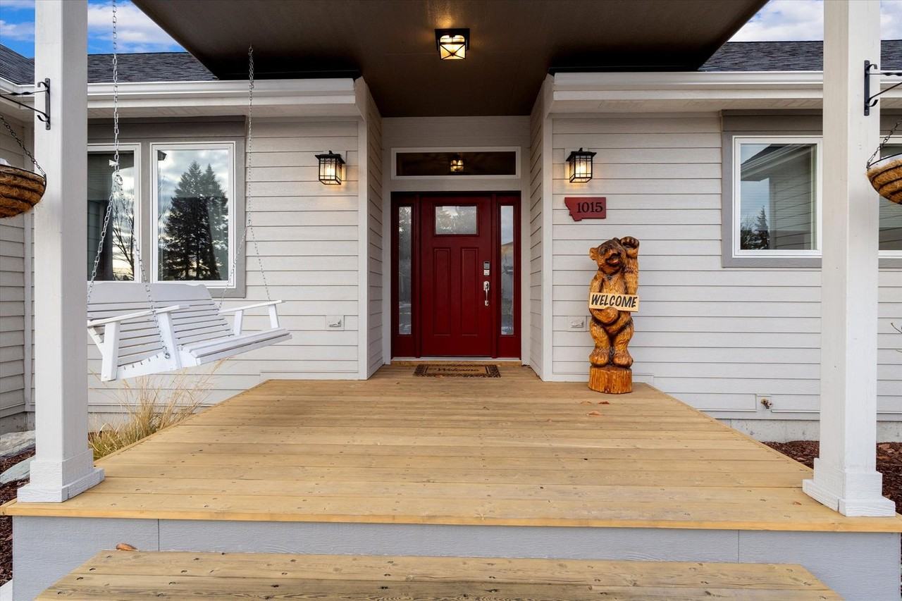 1015 Riparian Dr - Photo 4 of 38