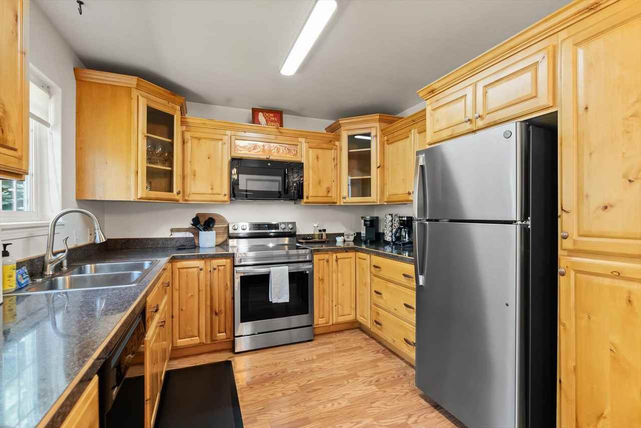 11 11 Karen Rd - Glacier Cottage - Photo 2 of 38