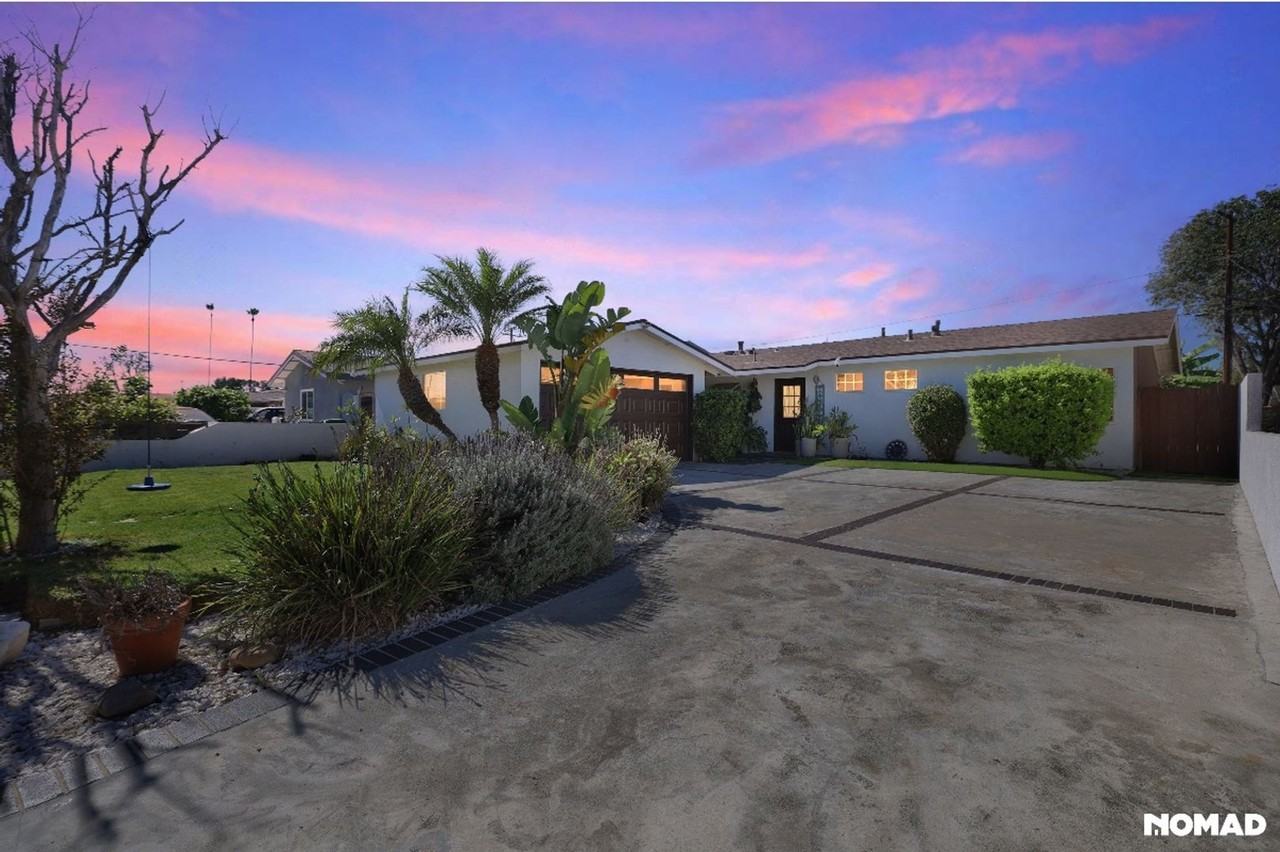 13651 Olympus Dr - Photo 2 of 34