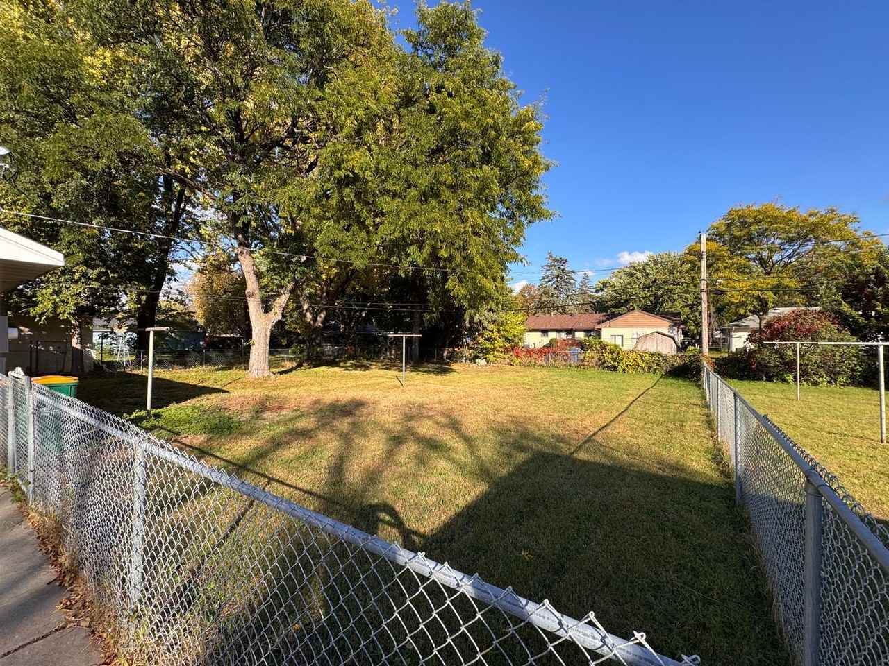 5918 Beard Avenue North - Photo 2 of 32