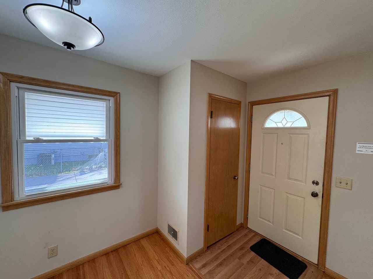 5918 Beard Avenue North - Photo 5 of 32